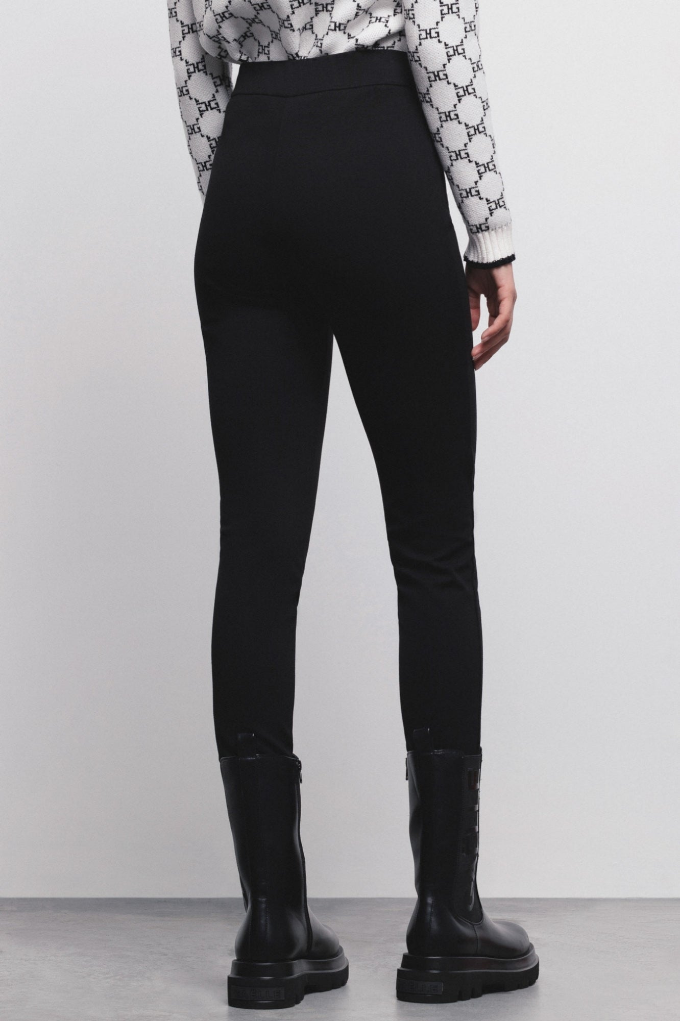 PANTALONI GAELLE PARIS AI25 -   Leggings Con Bottoni Nero - GAABW00885